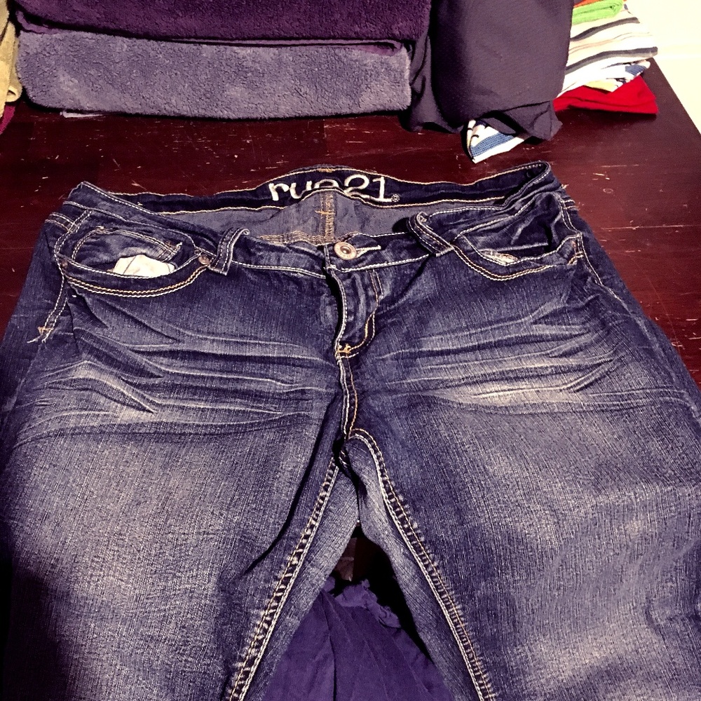 Rue 21 Crop Cuffed Capri Distressed Jeans
